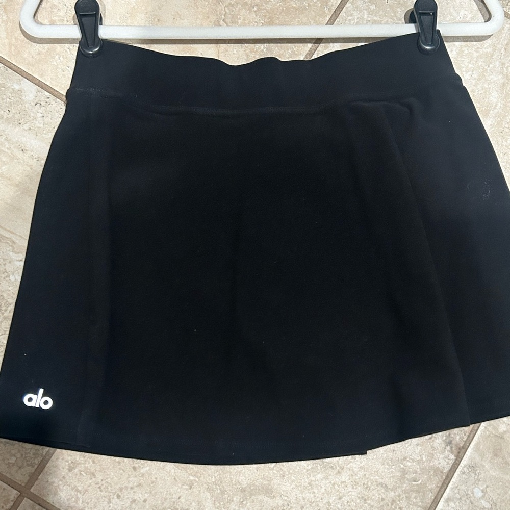 ALO Yoga “alosoft backspin” Skirt